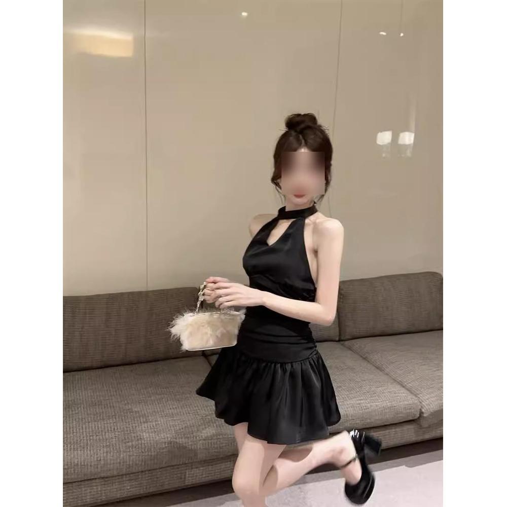 Wind neck sling dress women's summer niche temperament backless waist thin short skirt