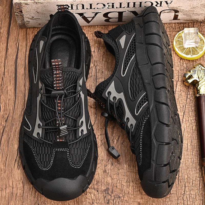 Fashion Summer Men Soft Bottom Sandals Casual Leather Sandals Fashion Flat Designer Beach Shoes Outdoor Waterproof Hollow Out Sneakers