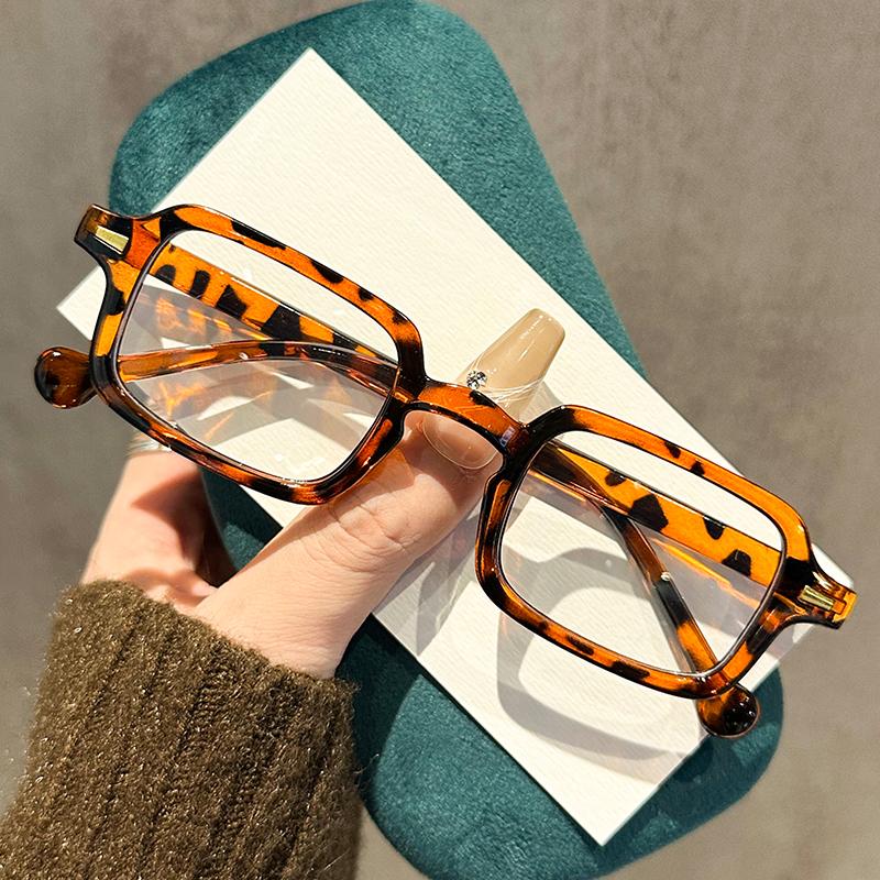 Retro Small Frame Reading Glasses for Men Women Clear Lens Blue Light Blocking Far Sight Eyewear +1 0 to +4 0