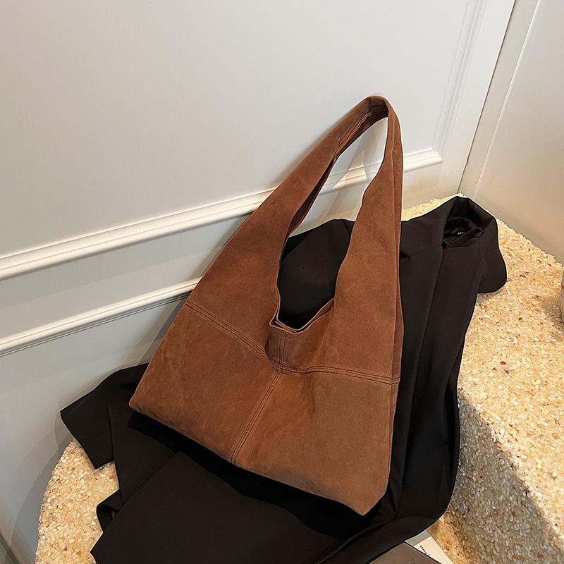 Autumn and Winter Large-capacity Commuting Shoulder Bag Women's 2025 New Retro Underarm Tote Bag Premium Sense