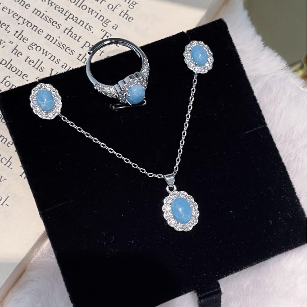Retro Sea Pattern Stone Pendant Necklace Set Women'S Niche Light Luxury White Blue Collarbone Chain Ring Stud Earrings