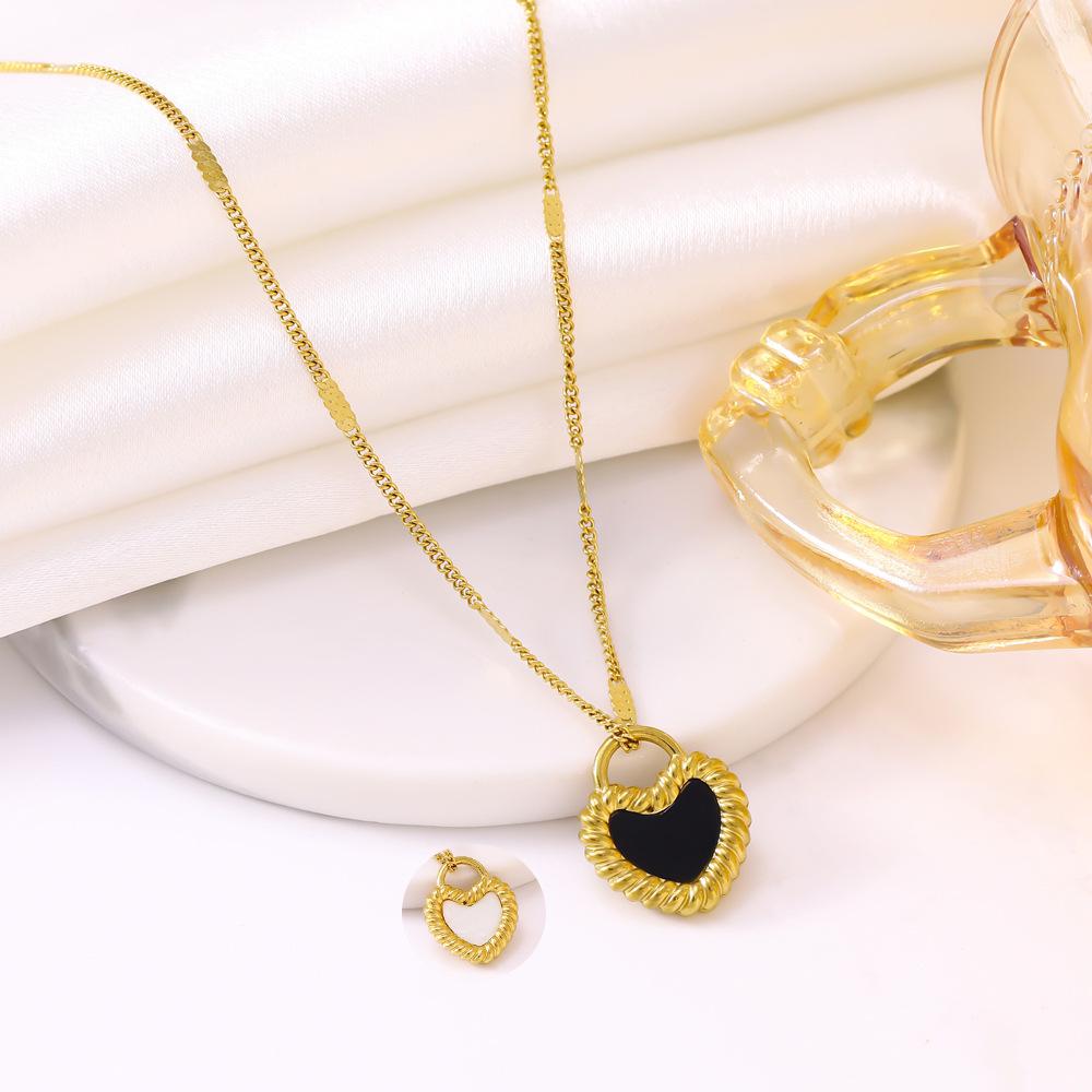 Bestselling Double-Sided Heart Pendant Titanium Steel Necklace for Women – European & American Fashion