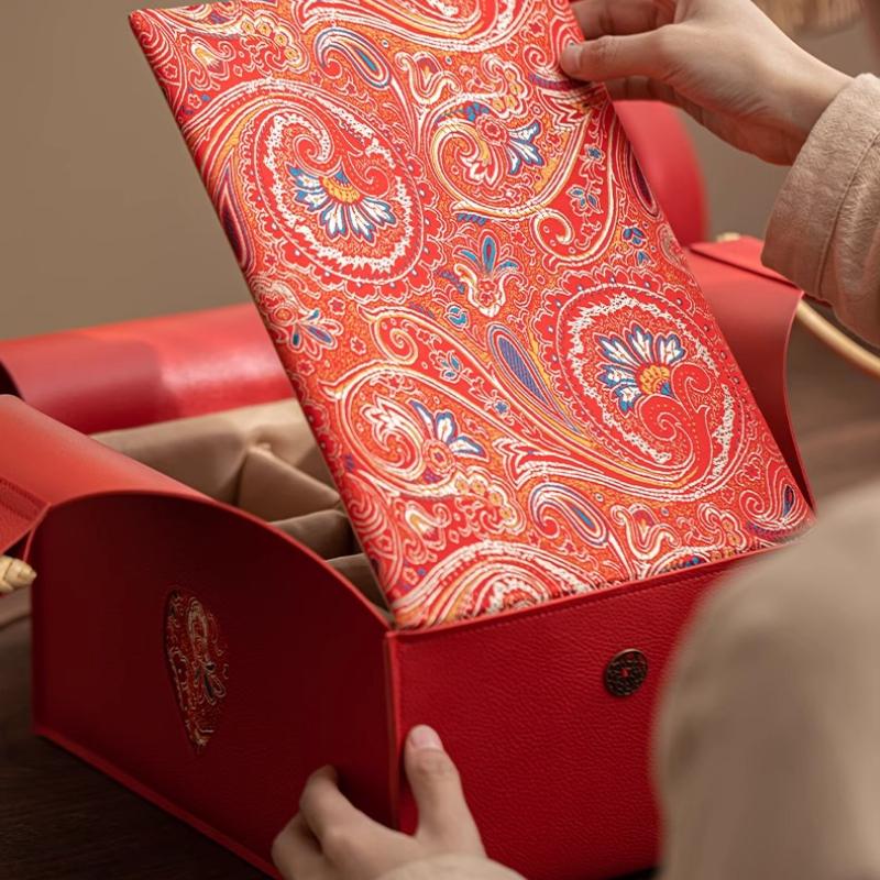 Premium Tea Set Birthday Gift Boxes Heart Shaped Leather Bamboo Handle Portable Storage Box Removable Storage Tea Set Empty Box