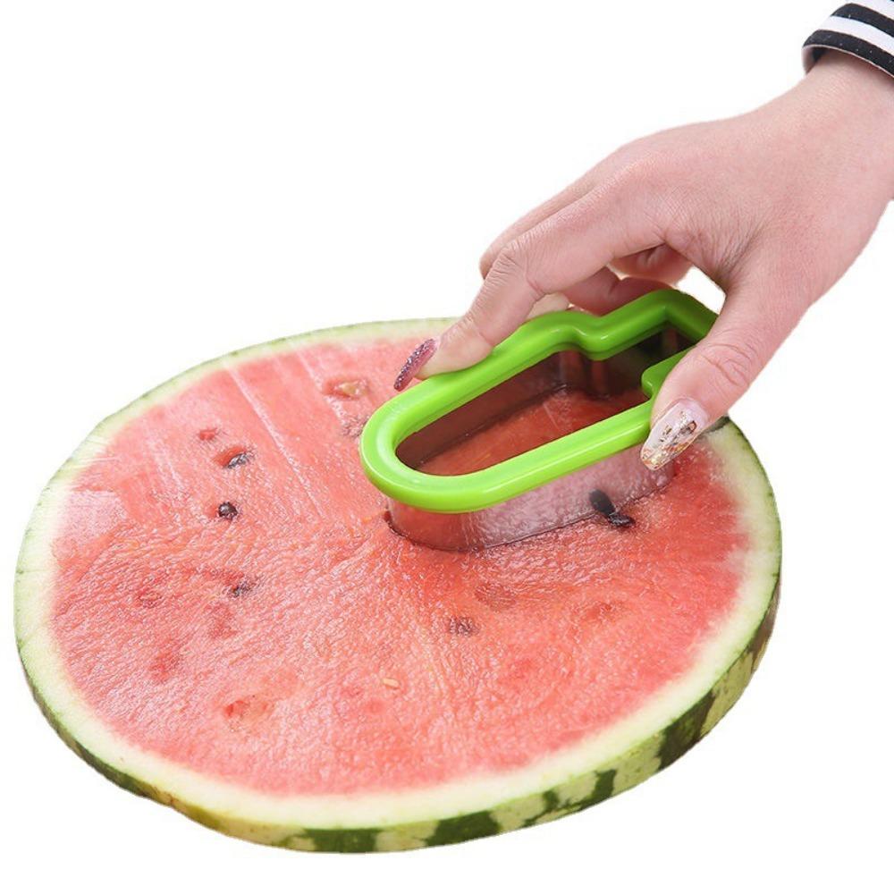 Summer's latest watermelon-cutting model knife for kids, used to make popsicles