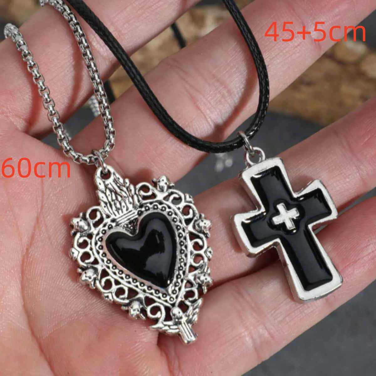 

2pcs Set Retro Gothic Flame Sacred Heart Cross Pendant Necklaces Stacked Set for Women Men Halloween Party Jewelry Accessories