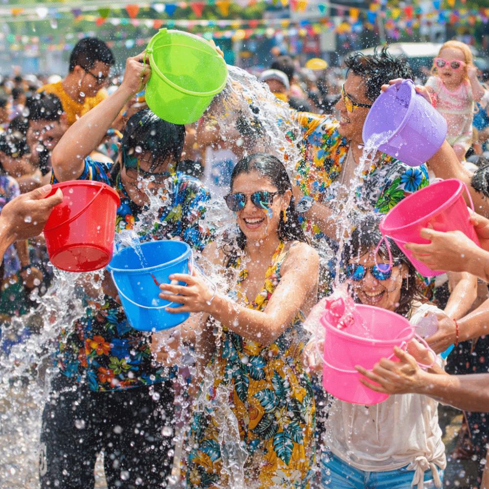 6 Pcs Water-Splashing Festival Toy Beach Sand Buckets with Handle Sand Pails  Outdoor Summer