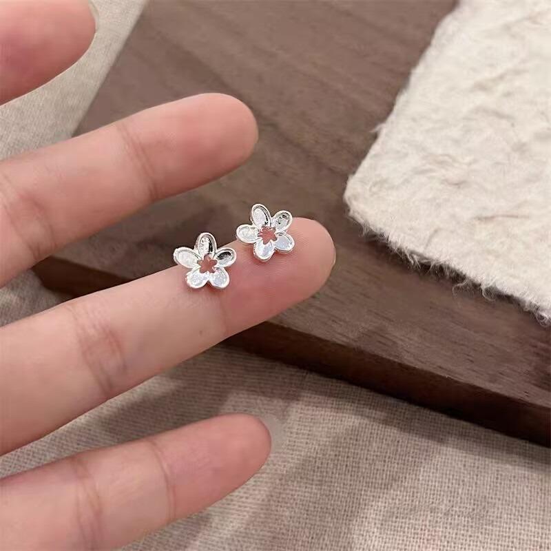 S925 sterling silver ear needles new temperament simple and small stud earrings women's earrings ear holes anti-blocking earrings jewelry