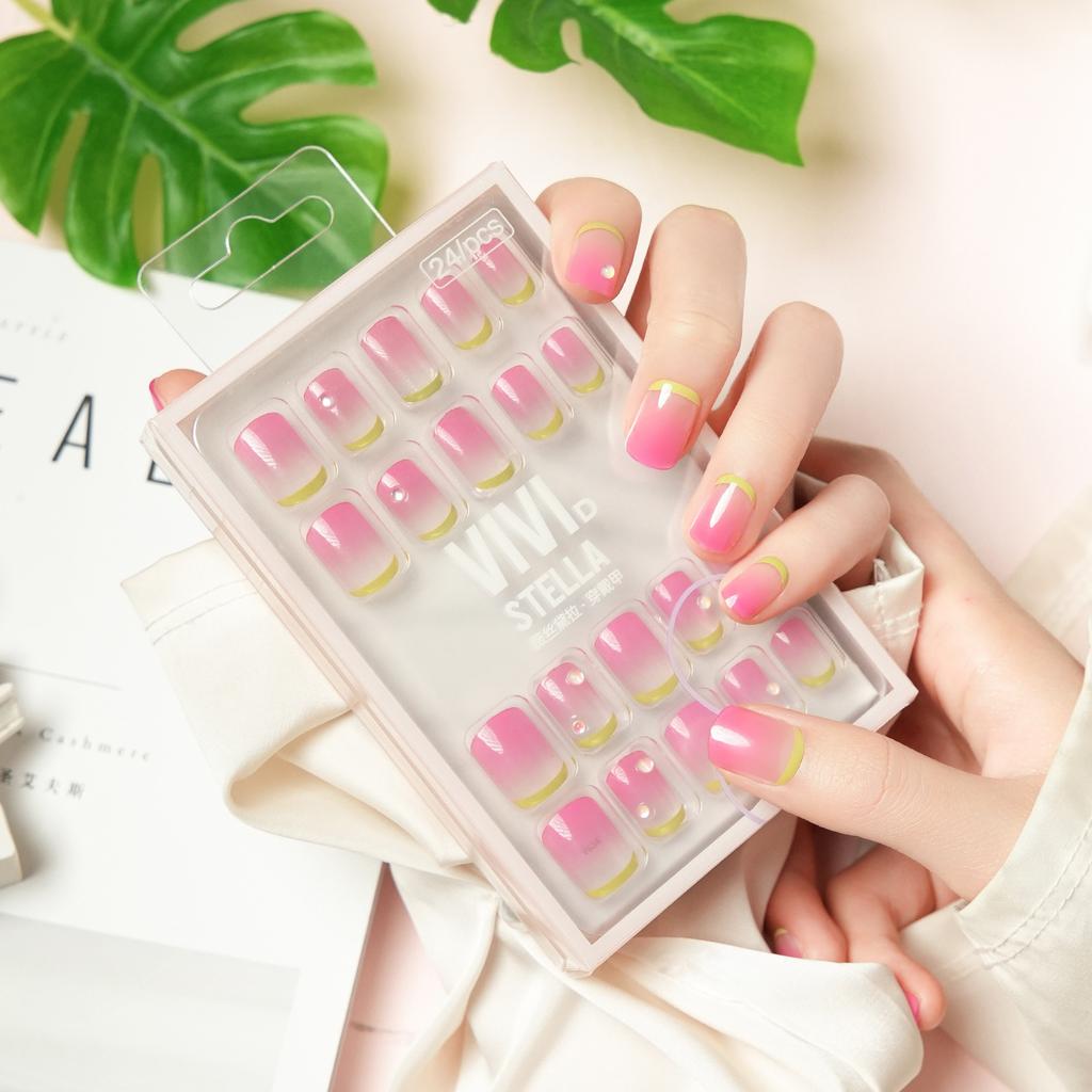 24 Finished Nail Pieces Wear Nail Pieces High-end Summer Fake Nails French Smudge Short Ladder Short Square