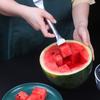 2 in 1 Tragbarer Wassermelonengabel-Schneider Mehrzweck-Wassermelonenschneider Messer Edelstahl Küche Obstschneidegabel