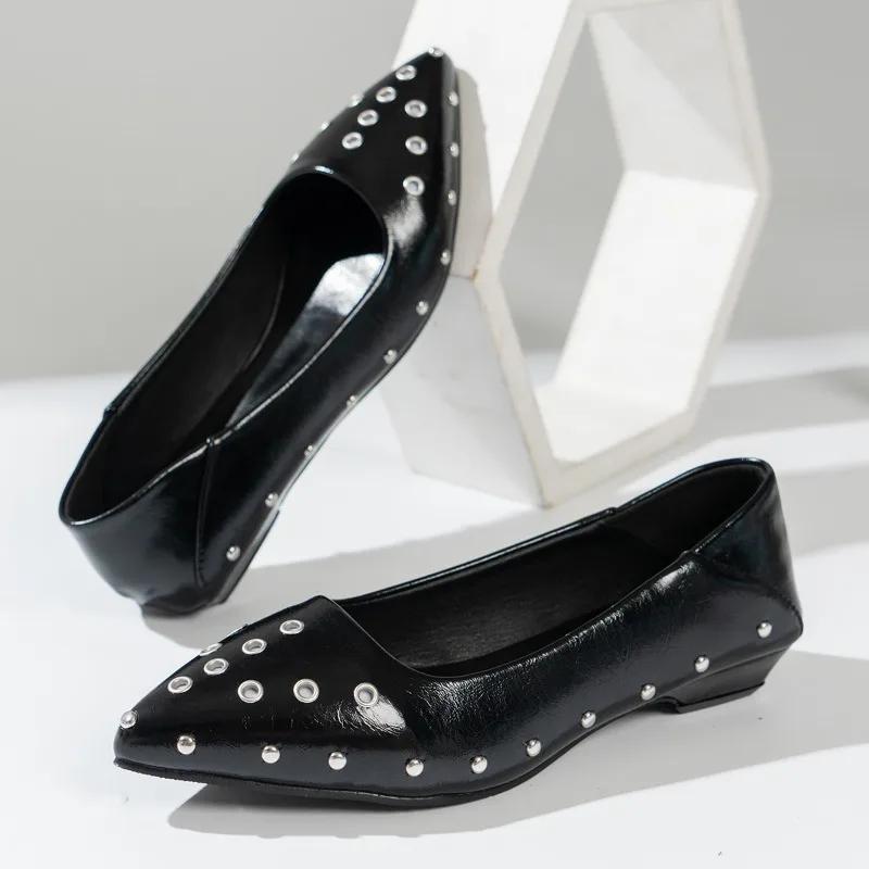 Fashion Autumn New Flat Single Shoes Women Fashion Pointed Head Shallow Mouth Rivets Soft Sole Non-slip Comfortable Low-top Shoes