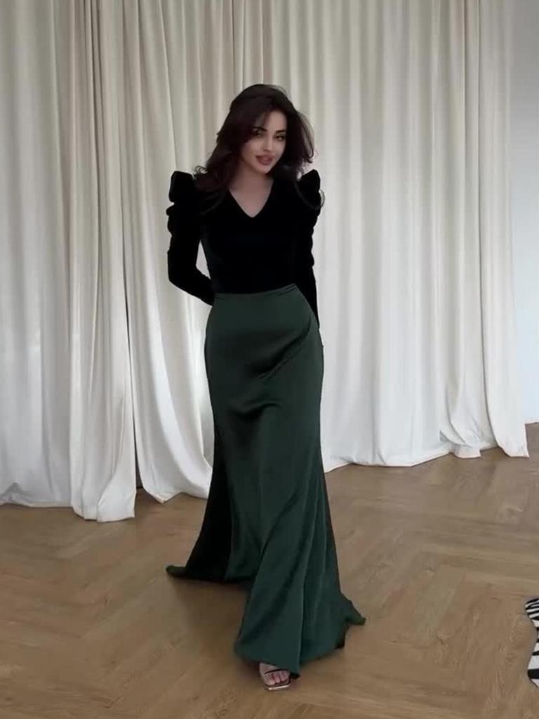 2024 Autumn Velvet Spliced V-neck Slimming Tie-waist Long Dress