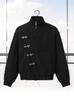 Retro distressed Unisex Stehkragenjacke mit schräger Metallschnalle