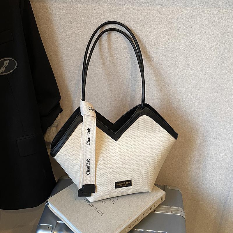 Retro Bag Women's Large Capacity 2025 New Autumn and Winter Shoulder Armpit Bag Texture Casual Work Commuter Tote Bag