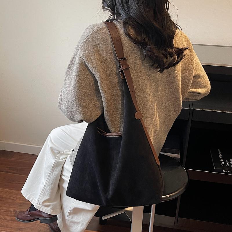 2026 Autumn/winter Retro Casual Tote Faux Suede Solid Color Zipper Large Capacity Shoulder Bags High Quality Temperament Bags