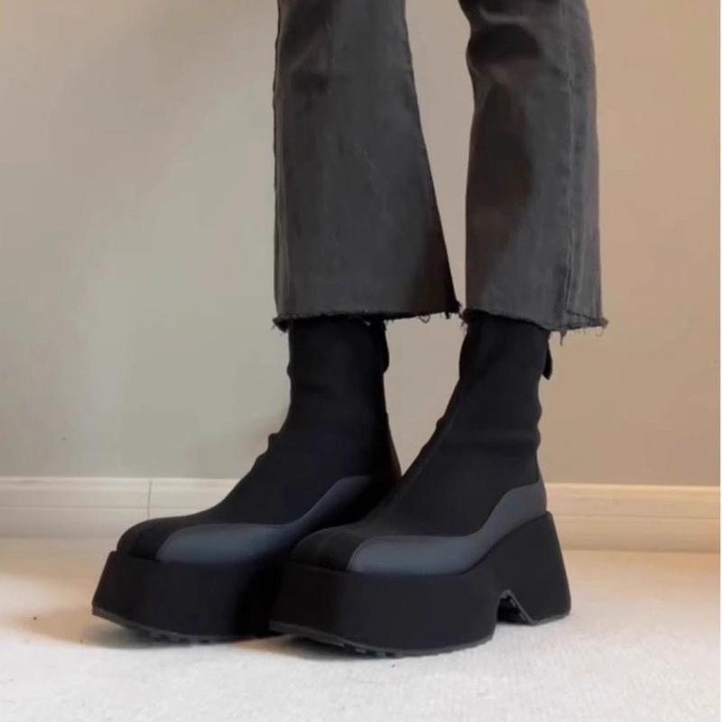 Dámské černé elastické kotníkové boty Chelsea zvyšující výšku se zipem vzadu