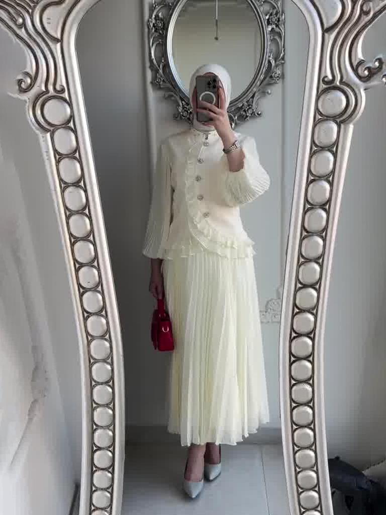 2024 Women's European and American Fashion: Pleated Skirt Suit with Wood Ear Edge