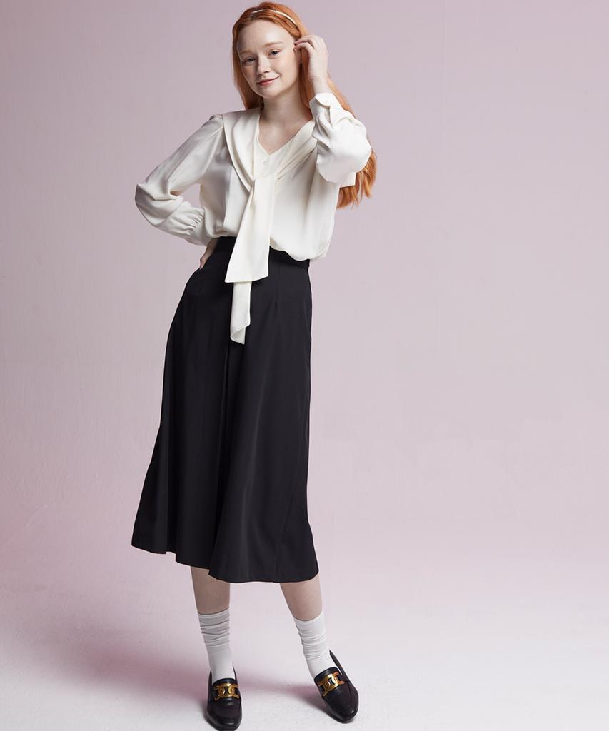 Manavis Seven Black Pleated Skirt