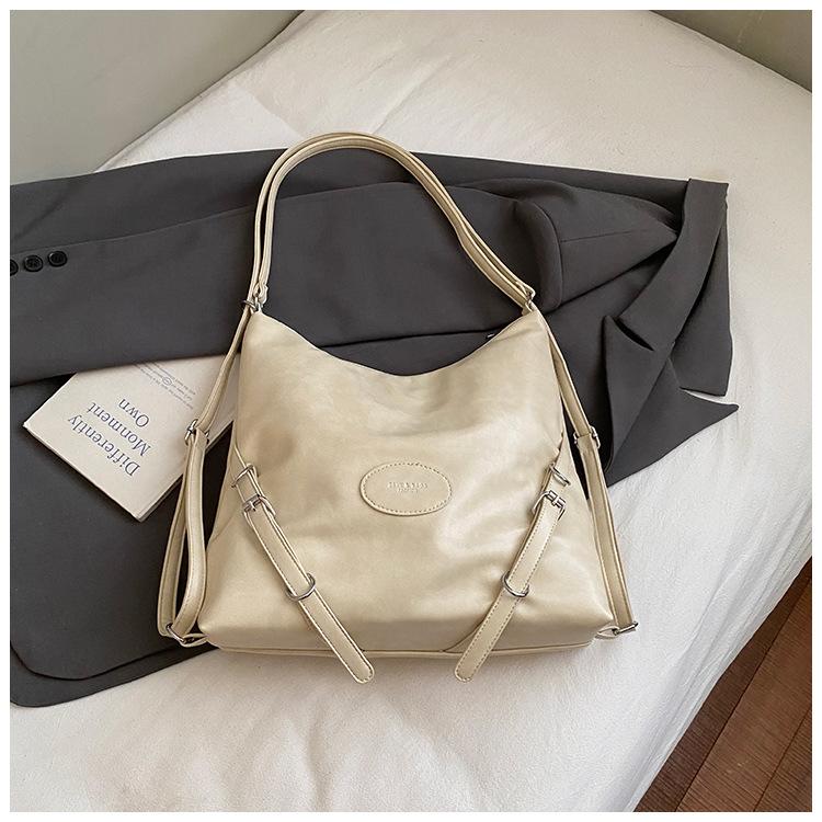 

Large capacity tote bag women s 2025 autumn new retro fashion shoulder bag feeling messenger bag student class bag