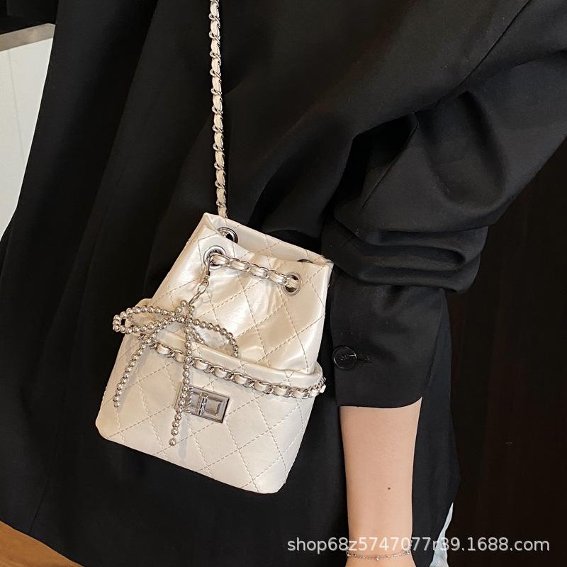 This Year's Popular Fashion Korean Version of Diamond Chain Bag Women's 2025 New Versatile Shoulder Messenger Bag Bucket Bag Tide