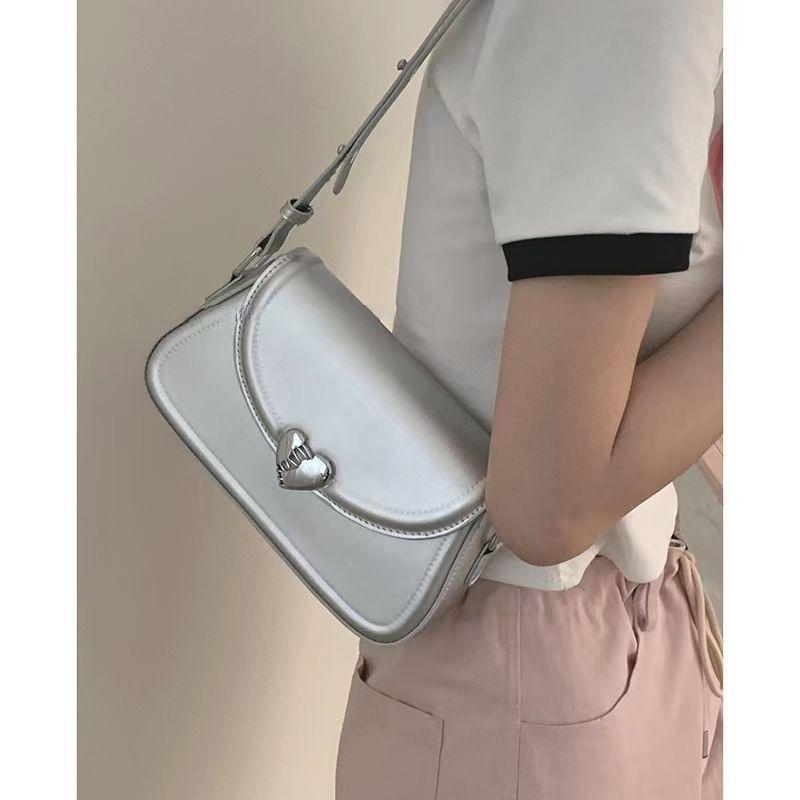 

2025 autumn and winter new trendy fashion silver small square bag fashionable foreign style shoulder messenger bag niche texture underarm bag