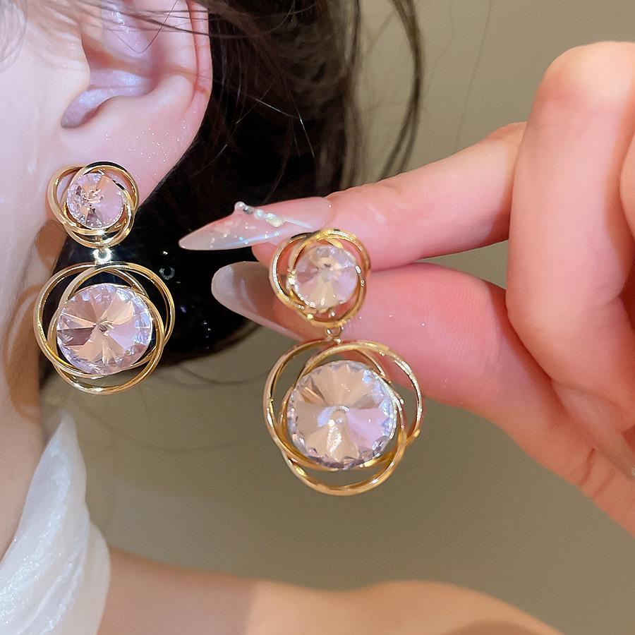 Silver Needle Retro Rhinestone Geometric Stud Earrings - Luxury, Fashionable Accessories for Women