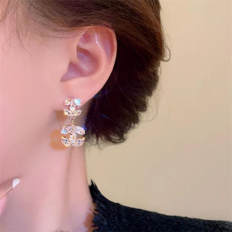 Серьги с блестящими буквами для женщин и девочек — фото 5