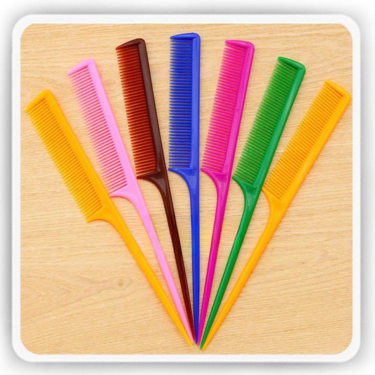 Schwarzer Spitzkamm: Professionelles Make-up-Tool und Zubehör