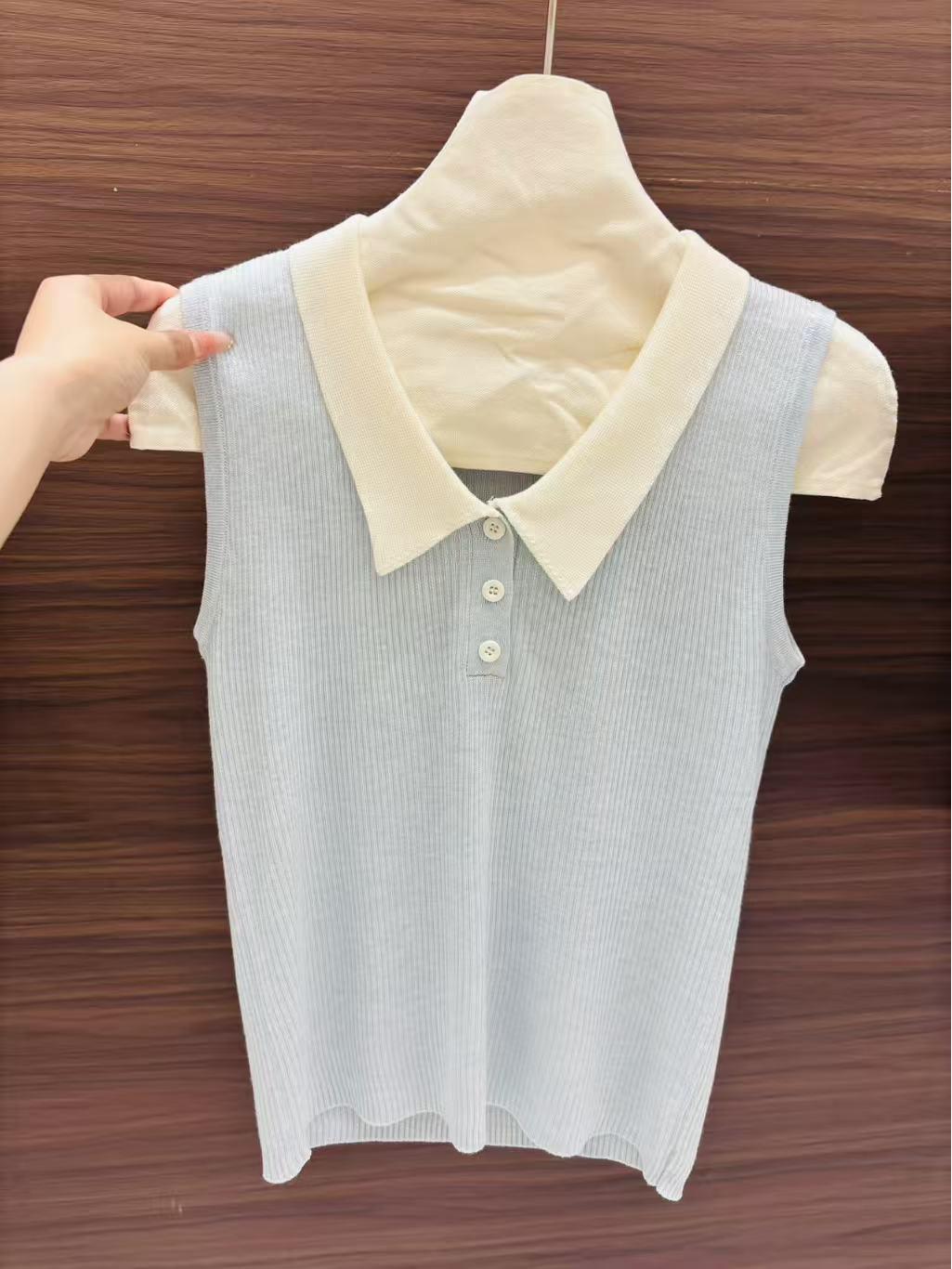 

2025 French Retro Women s Sleeveless Knit Polo Collar Slim Vest One size [up to 120 jin]