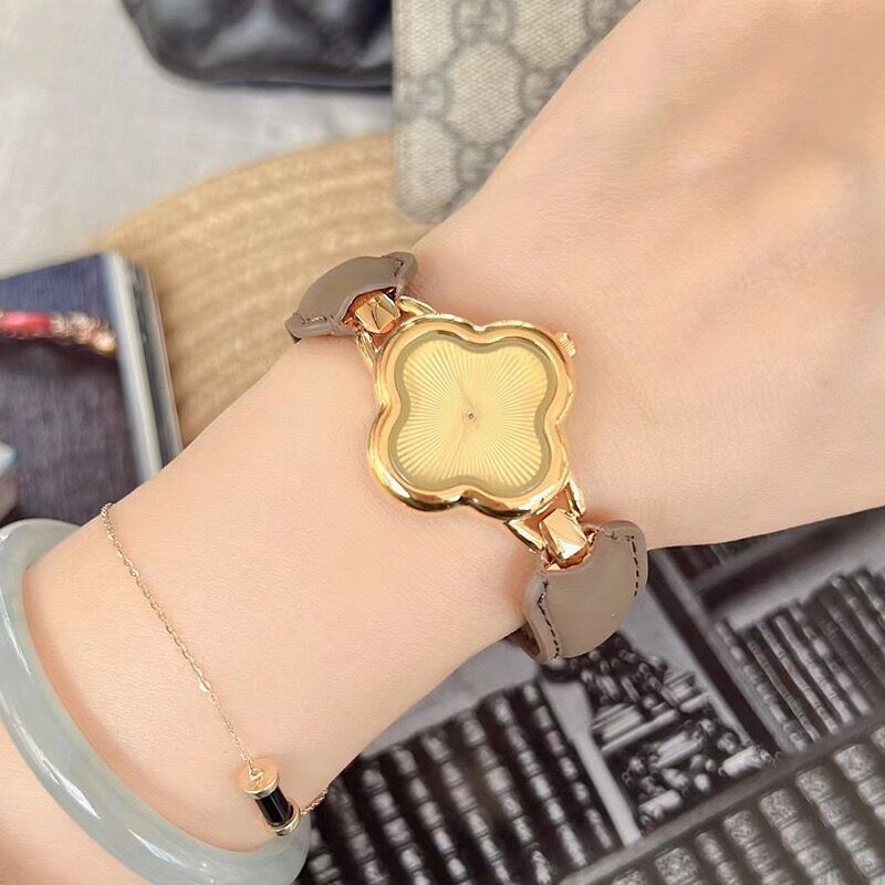 Xiaoxiangfeng Belt Bracelet Women S Watch Small Dial Retro Bracelet Watch