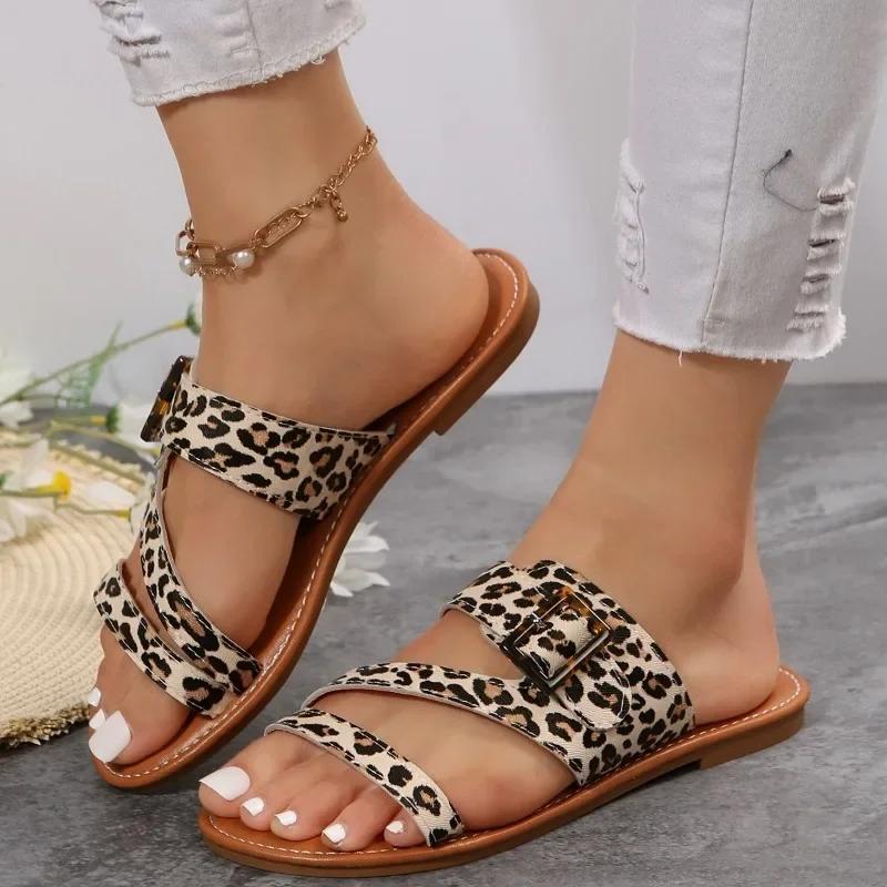 Spring/summer New Flat Buckle Sandals with Large Size Round Head Leopard Print Women's Beach Slippers