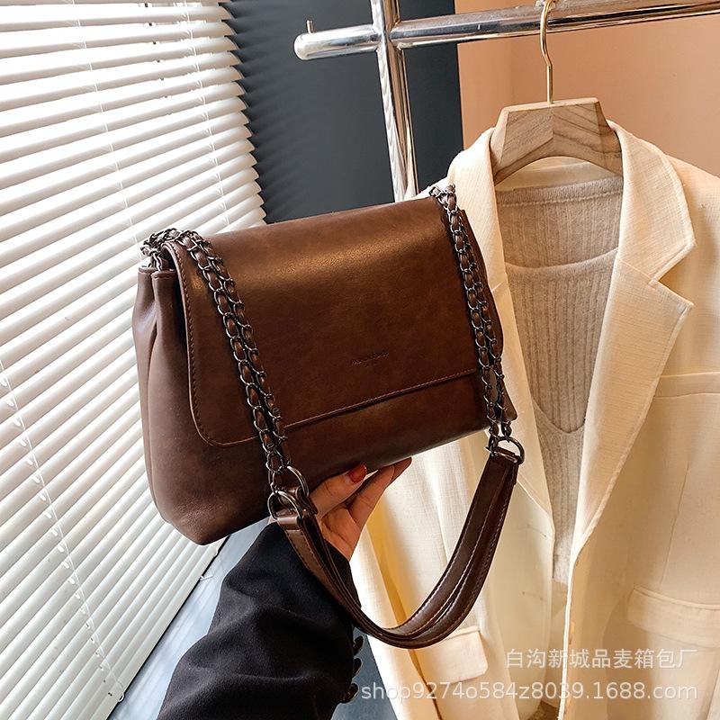 Large-capacity underarm bag women's 2025 autumn and winter new textured French niche tote bag fashionable shoulder messenger bag