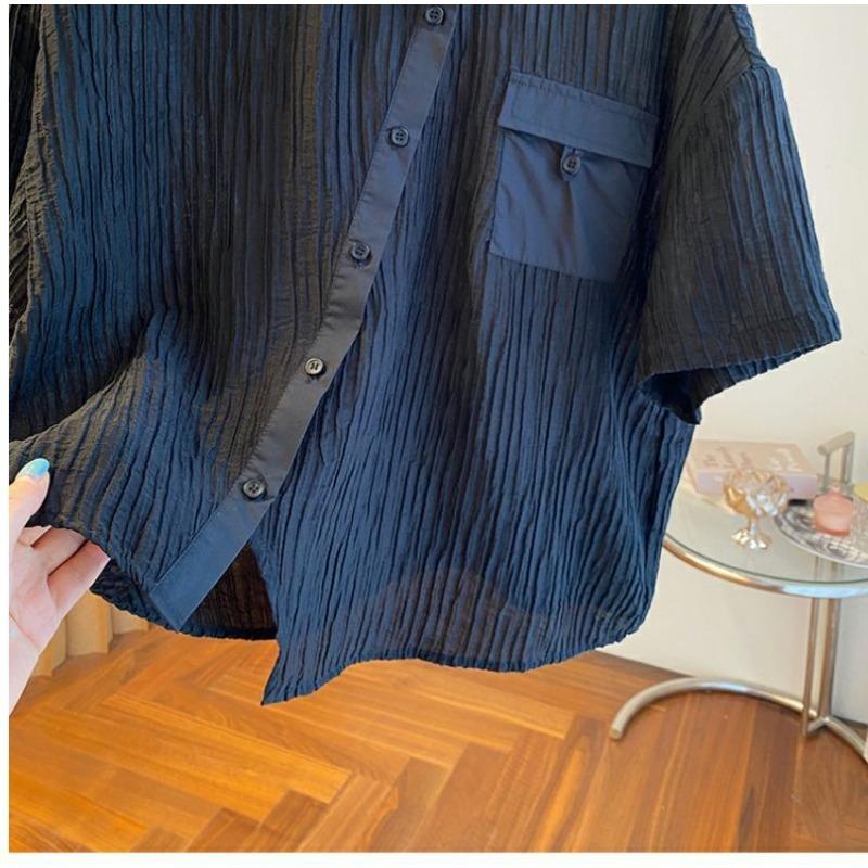 Designed Button-down Solid Color Short-sleeved Shirt with Irregular Pleated Lining