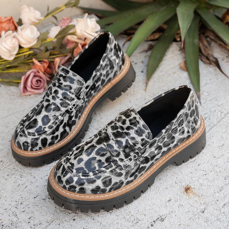 New thick-soled women's small leather shoes women's spring and autumn new single shoes retro pedals