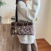 Premium texture retro leopard print single shoulder underarm bag women's 2025 new autumn and winter large-capacity commuter baguette bag
