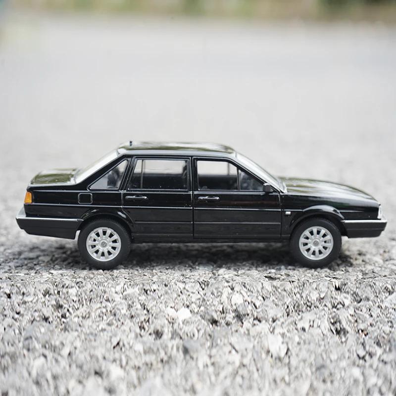 W24Welly 1:24 Volkswagen Santana Alloy Classic Old Car Model Diecasts Retao Metal Vehicles Car Model High Simulation Kids Toys Gift