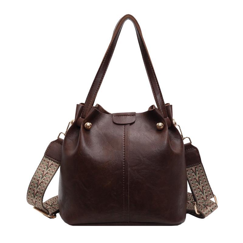 New autumn and winter retro fashion simple texture bucket bag versatile shoulder messenger commuter bag
