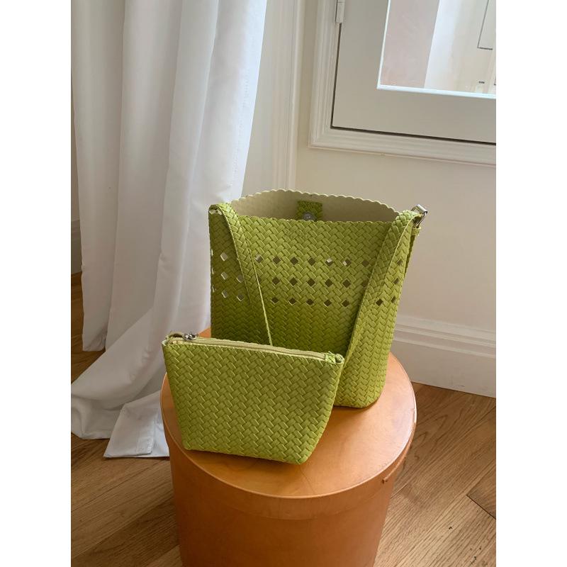 Women's 2026 Retro Korean Hollow Weave Tote: Versatile Large Capacity Fashion Bucket Bag
