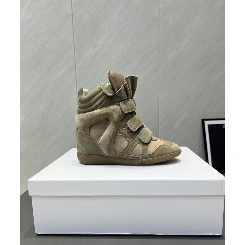 Street Stars Gain Height Inside. Women's Sports and Leisure Hiking Shoes