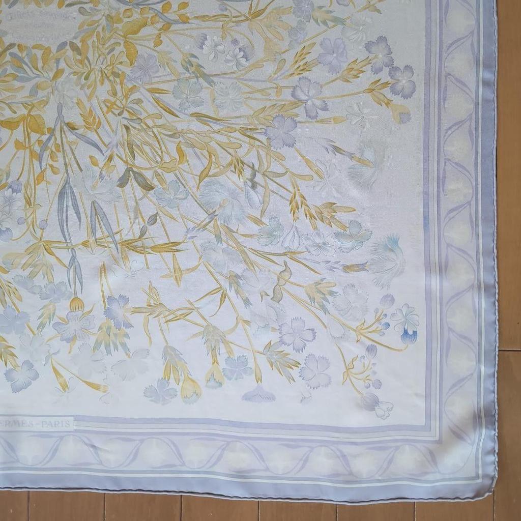 Used Hermes Carre 90 Wild Carnations Scarf Light Purple 78C