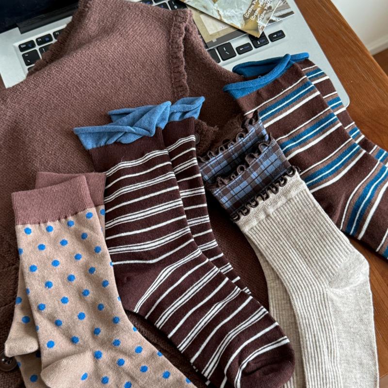 Retro Color Blocking Stripe Socks For Women Winter Warm Middle Tube Socks Korean Girl Soft Thicken Home Sock