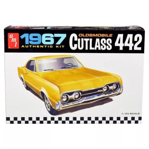 

AMT 1/25 Scale 1967 Oldsmobile Cutlass 442 Plastic Model Kit (AMT1365)