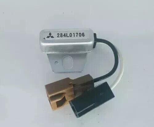 

Оригинальный фильтр шума MITSUBISHI OEM MONTERO V11W V21W V31W V43W 83-99 MB488821