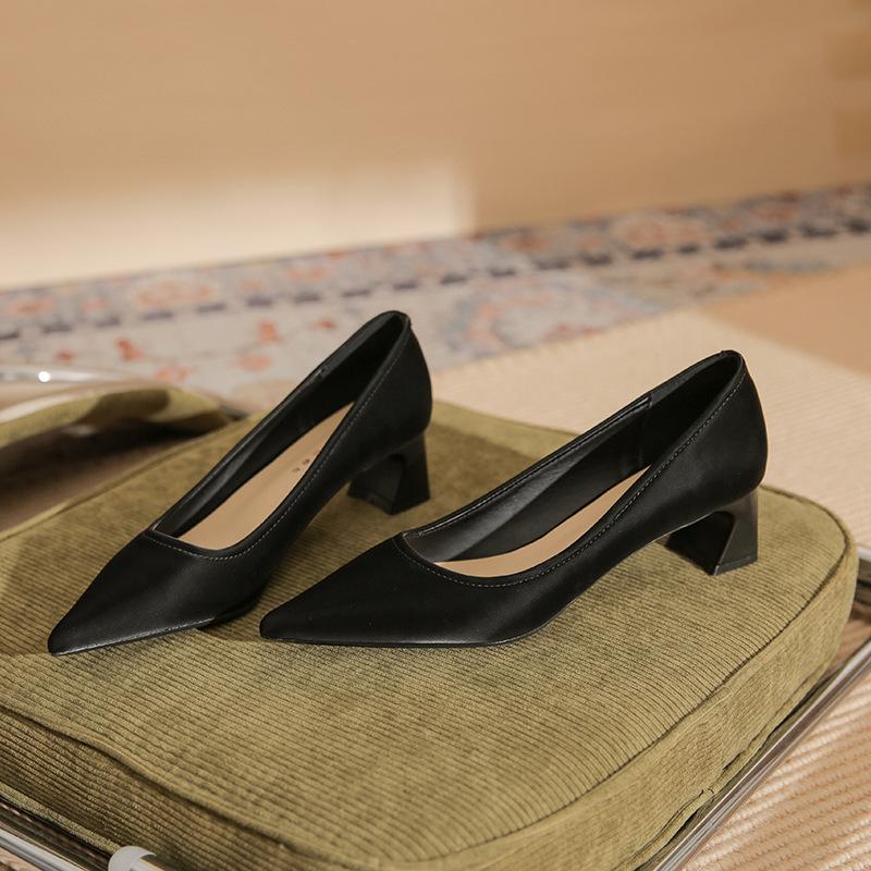 57001 [sheepskin] pointed high heels women's autumn 2025 new simple commuter thick heel shallow mouth single shoes