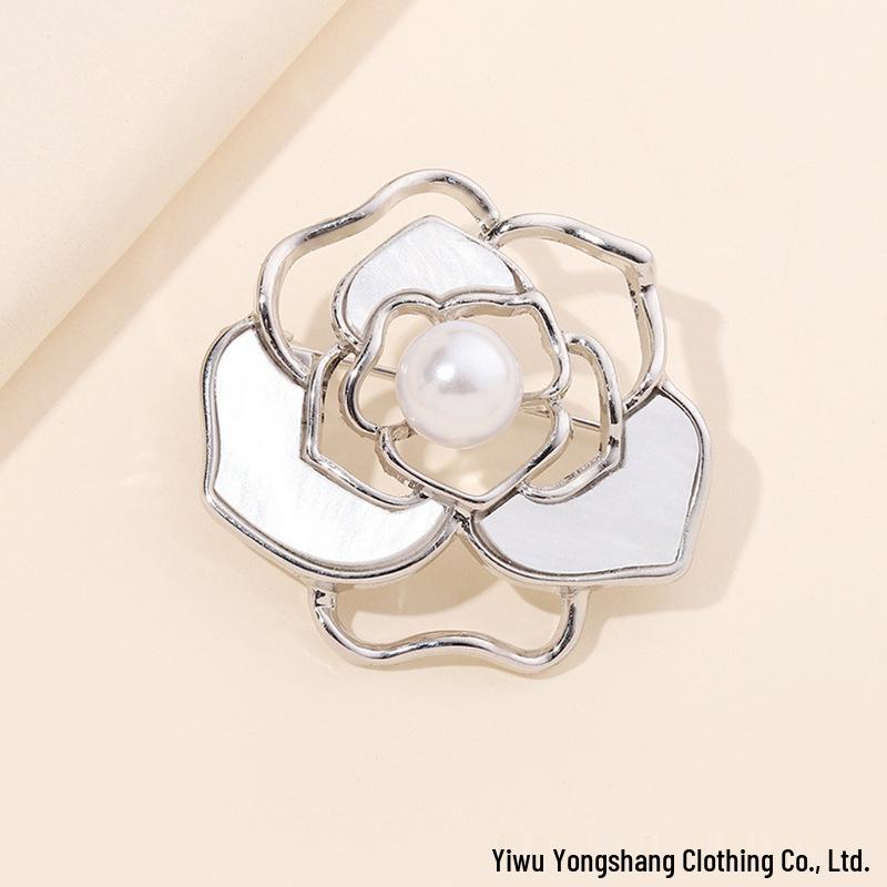 

Элегантная брошь-цветок с жемчугом белого цвета – женская высококачественная брошь-корсет из искусственной раковины с уникальным дизайном
