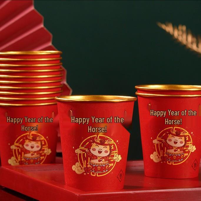 Rote festliche Neujahrspferd-Papierbecher mit Goldfolie - Verdickt für Frühlingsfest-Feierlichkeiten.