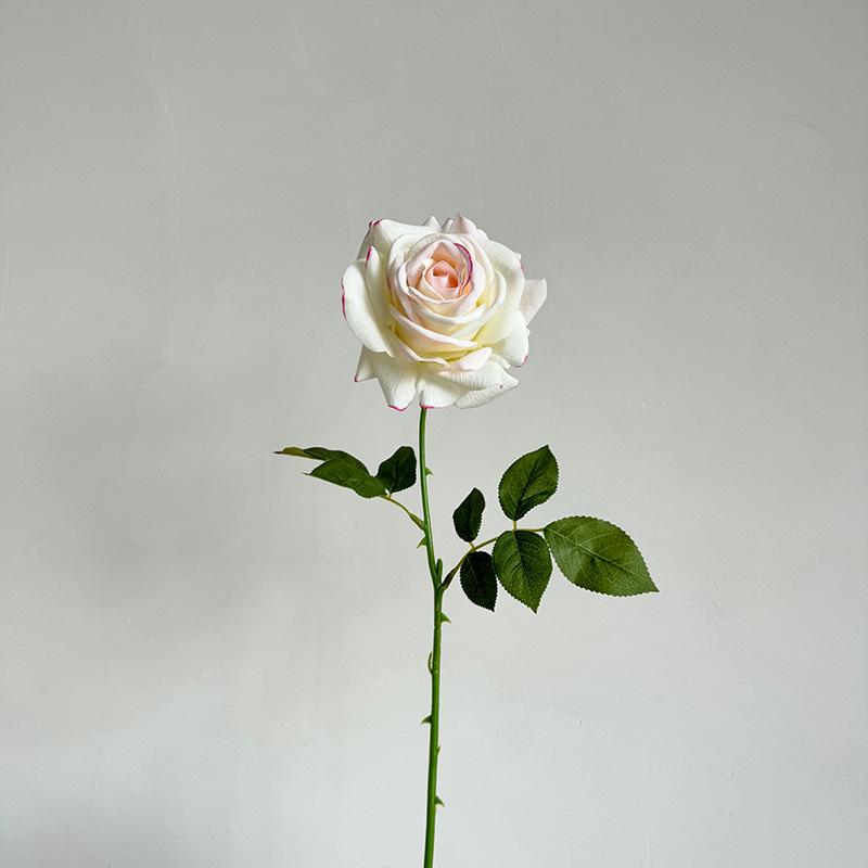Luxuriöse Realistische Touch Rose: Künstliche Blume für Hochzeits-, Wohnzimmer- oder Esstischdekoration.