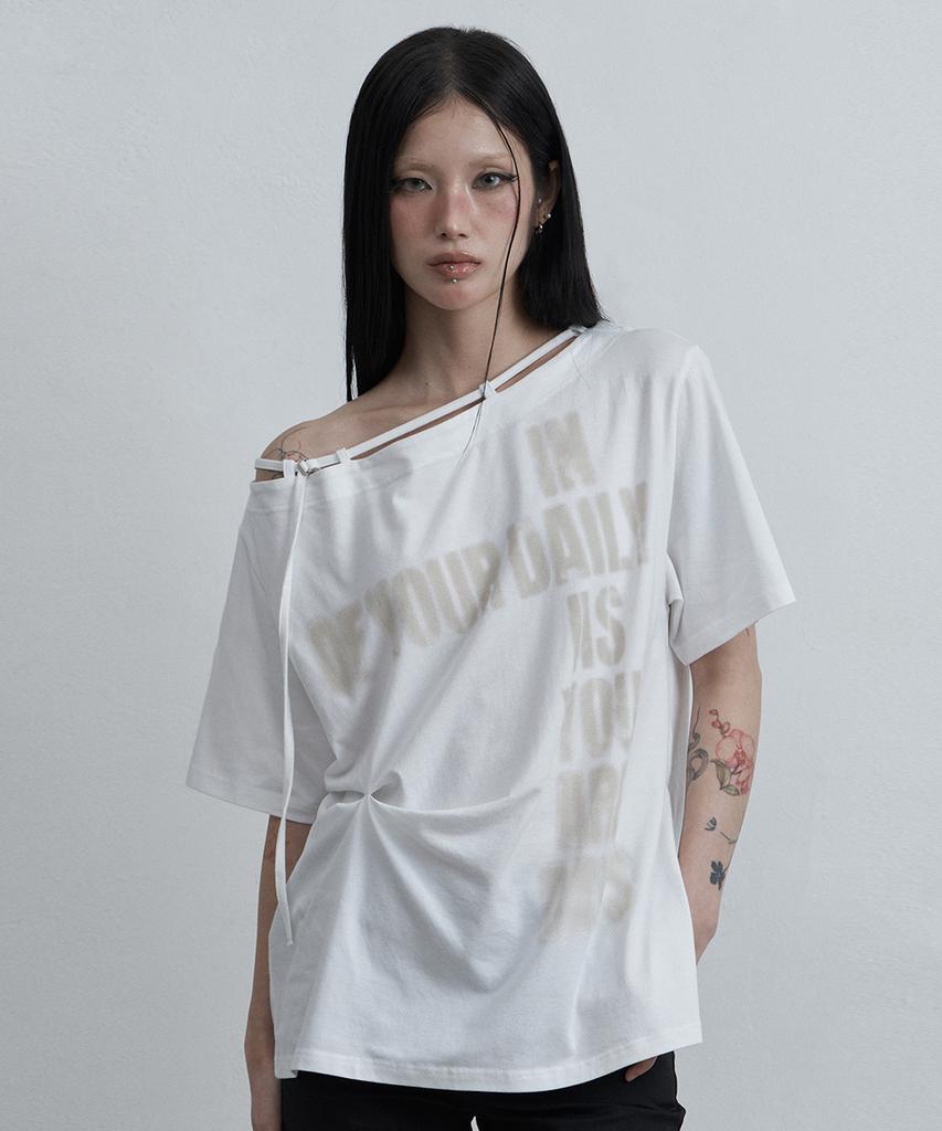 Aejeuyua Point Buckle One-Shoulder Tee White