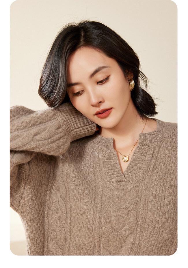 Women's 2024 Autumn/Winter Pure Wool Cable Knit Loose Pullover Sweater with Round Neck
