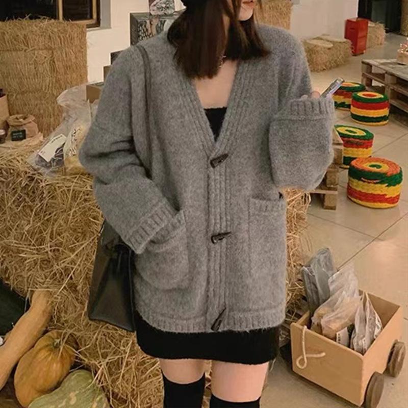 

Sweet pink knitted jacket schoolgirl autumn and winter big pocket horn button sweater gentle wind lazy soft waxy 49-15 (average size) сірий колір