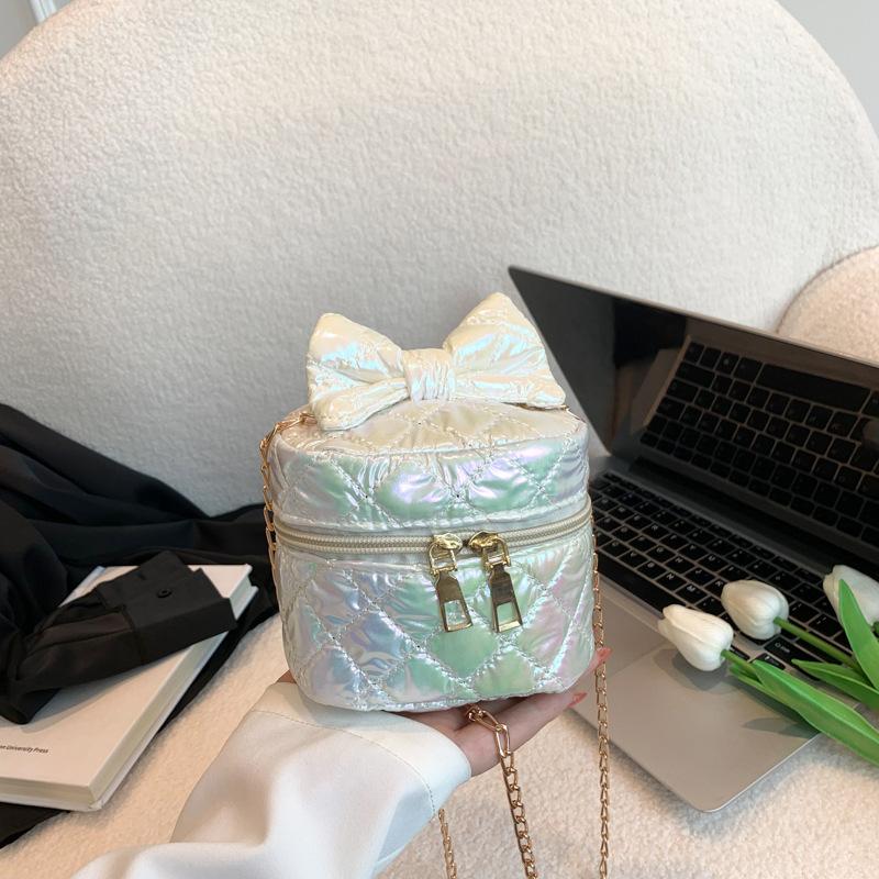 

Индивидуальная тенденция текстура ромб повседневная сумка женская 2024 новая корейская версия зарубежного стиля бант сумка через плечо белый